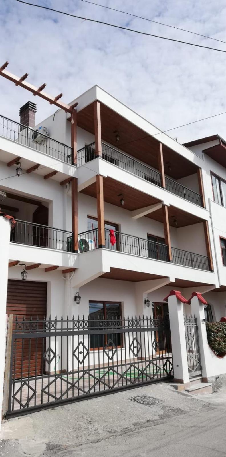 Vila Dani Near Castle And Old Bazar Krujë Екстериор снимка