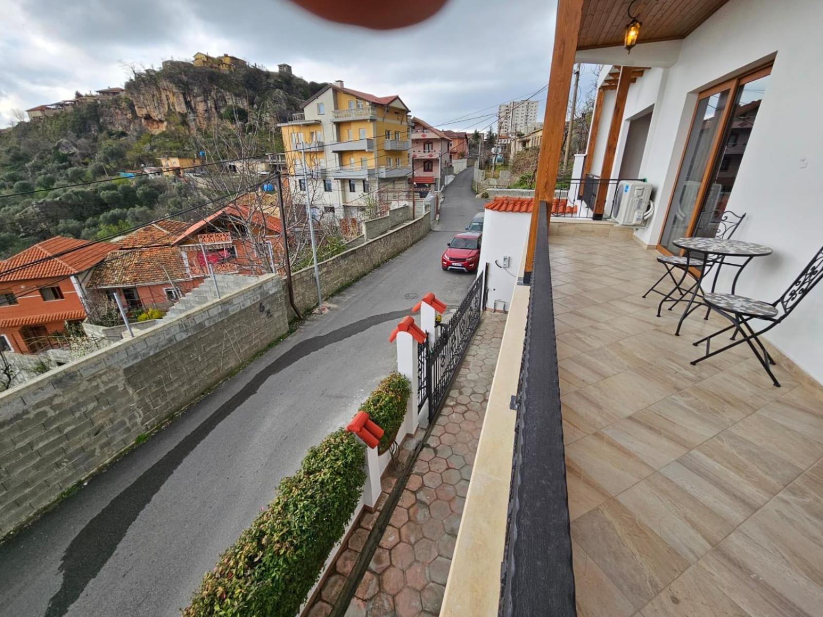 Vila Dani Near Castle And Old Bazar Krujë Екстериор снимка